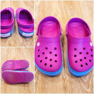 Pink fuchia CROCS Crocband clogs